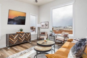 Beautiful group and family friendly stay with red rock views